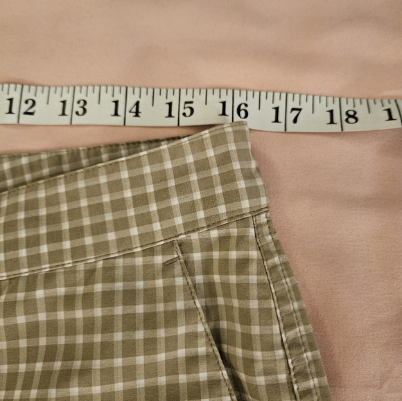 ADIDAS Plaid print Golf Shorts size 32 - Picture 2 of 4